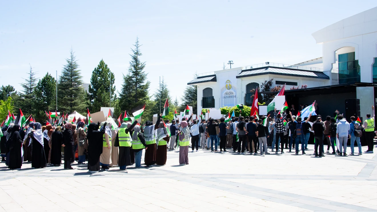Selçuk Üniversitesinde ‘Özgürlük için Kampüsteyiz’ nöbeti başladı
